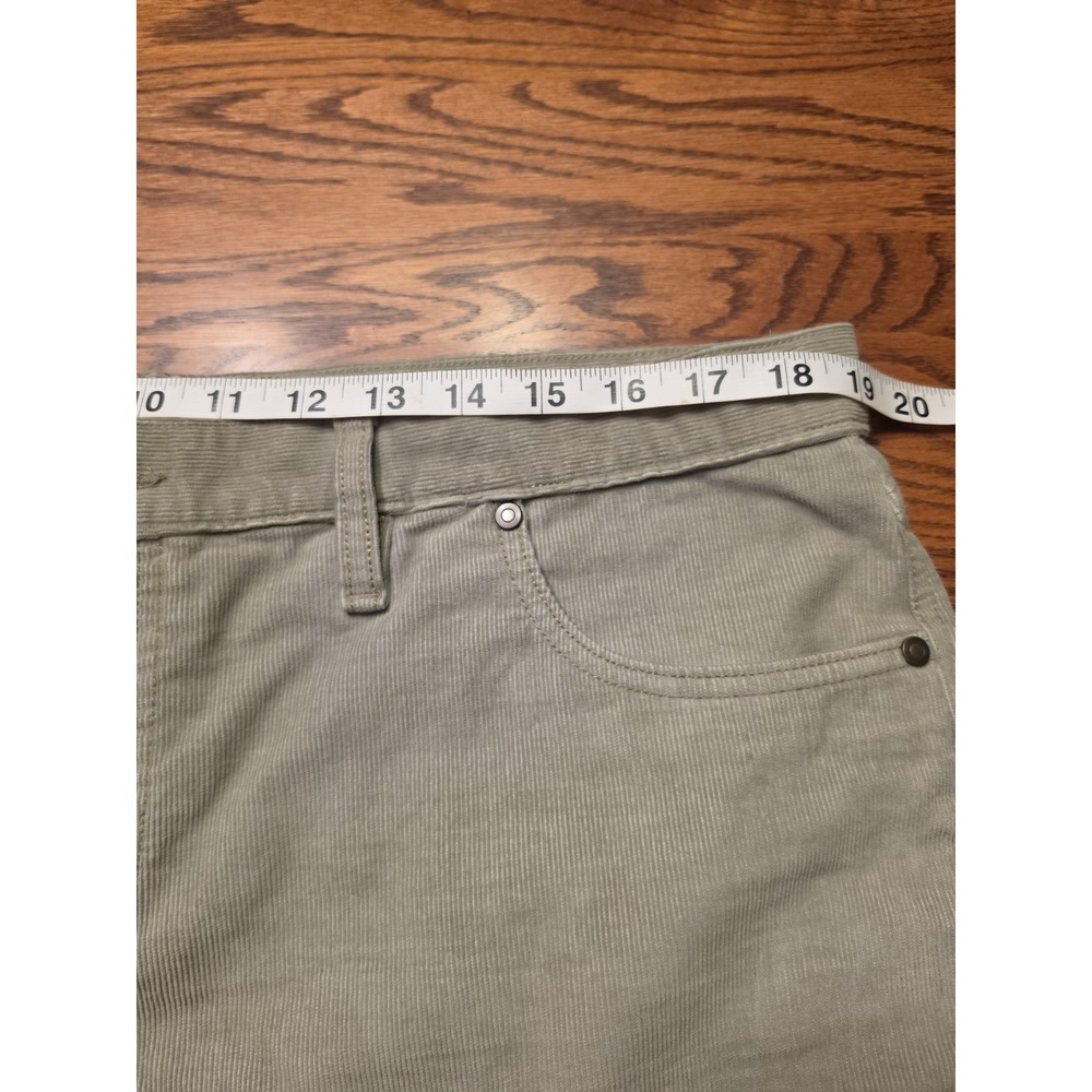Carve Designs Oahu Corduroy Shorts Womens Size 14 Sage Green 4" Inseam - Picture 5 of 8
